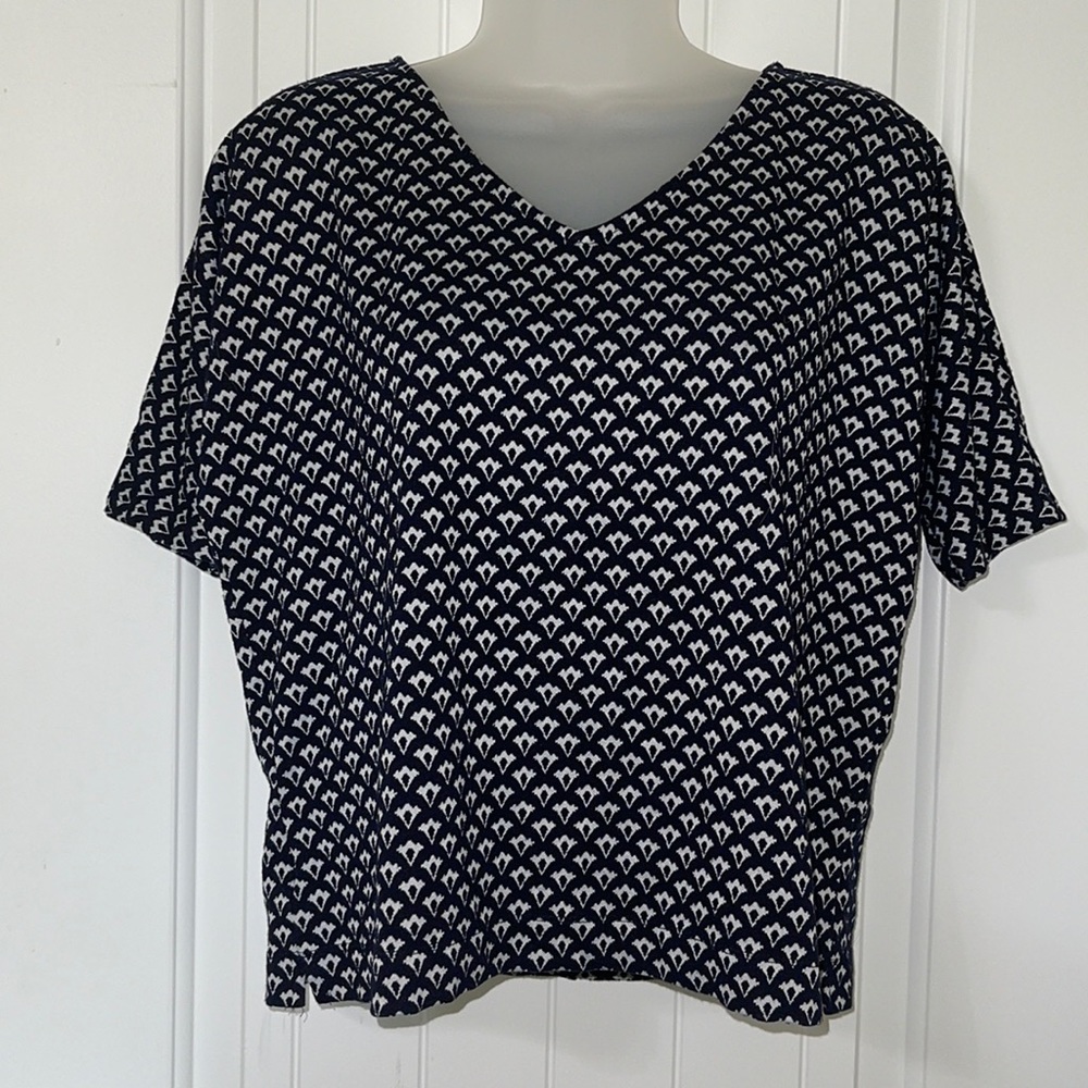 Ann Taylor Blue and White Print Shirt. Size Small.